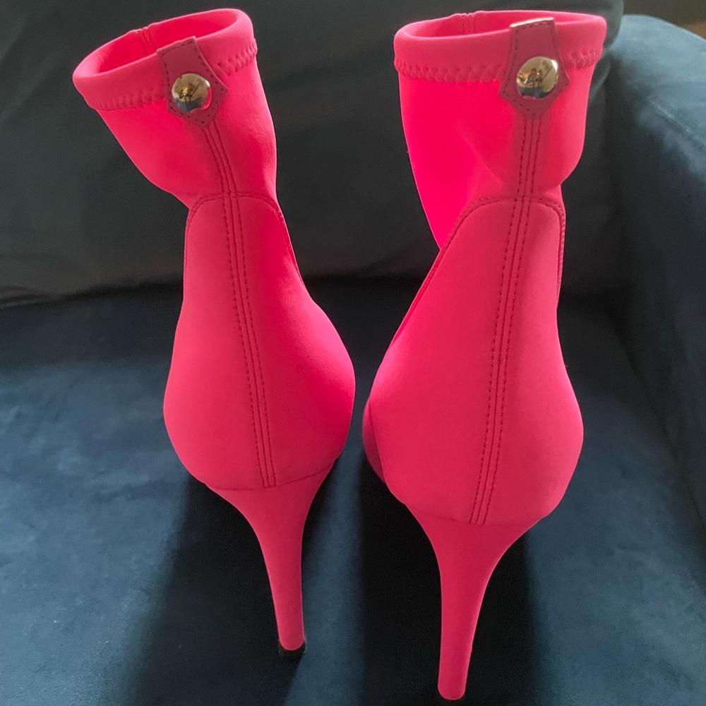 GIUSEPPE ZANOTTI
Bimba neon scuba sock boots - Picture 4 of 6